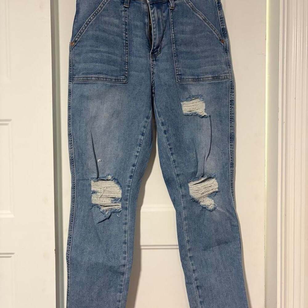 Judy blue distressed straight leg jeans 7/28
